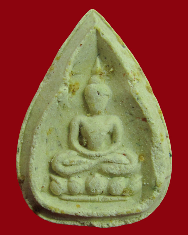 พระผงกลีบบัว หลวงปู่บัว ถามโก วัดเกาะตะเคียน จ.ตราด ปี ๒๕๓๔  เนื้อผงพุทธคุณ