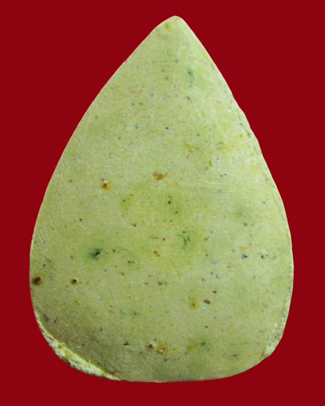 พระผงกลีบบัว หลวงปู่บัว ถามโก วัดเกาะตะเคียน จ.ตราด ปี ๒๕๓๔  เนื้อผงพุทธคุณ