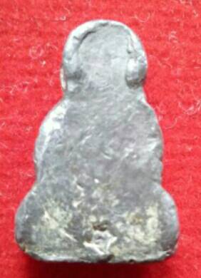 พระปิดตาเข้าตอกแตก