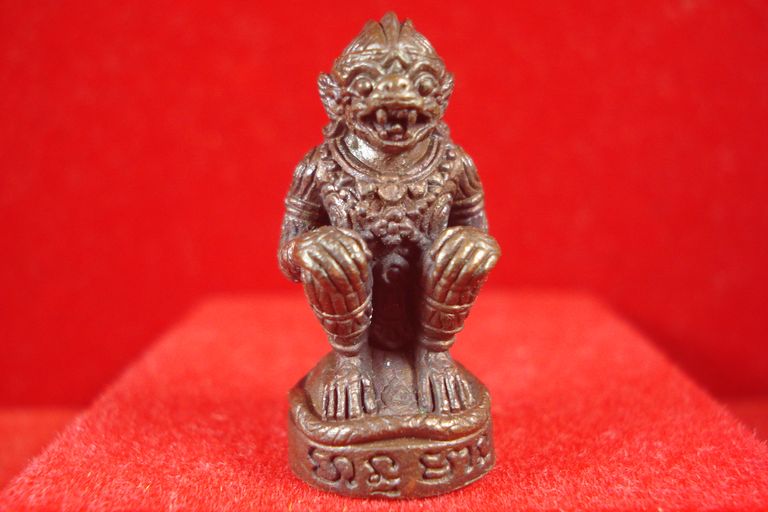 หนุมานมหาปราบไพรี หลวงปู่บัว ถามโก เนื้อสัมฤทธิ์ ก้นอุดผงผสมสีผึ้งหลวงปู่บัว