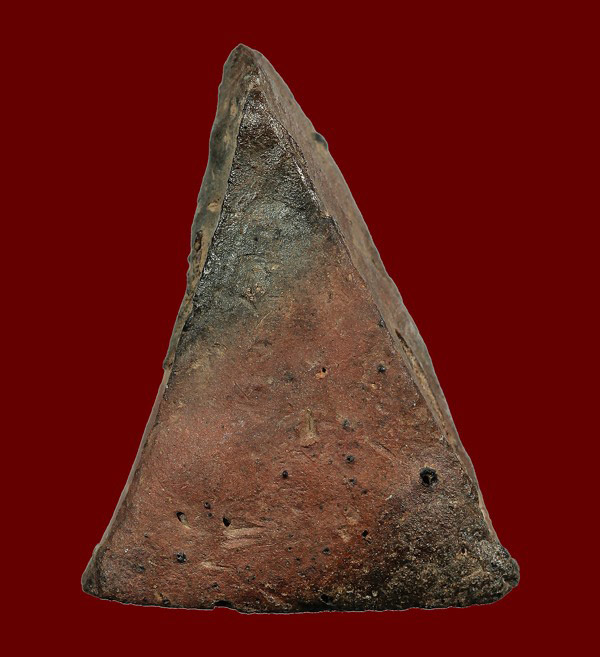 พระนางพญาเนื้อดิน พิมพ์เทวดา หลวงปู่โต๊ะ วัดประดู่ฉิมพลี ปี 2472