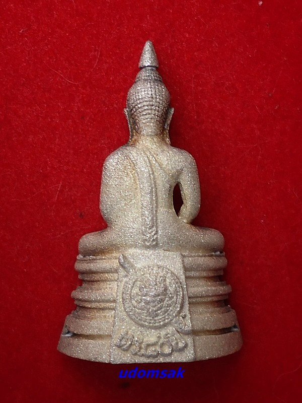 ลอยองคฺ์หลวงพ่อพุทธรุ่น80ปีกรมตำรวจเนื้อเงินพ่นทราย
