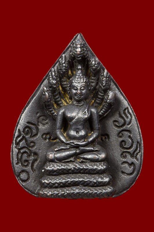 พระนาคปรกพิมพ์ใหญ่ เนื้อนวโลหะ ท่านเจ้าคุณนรฯ อธิษฐานจิตให้ 5 ธ.ค.13 สวยๆ เลยครับ ราคาเบาๆ