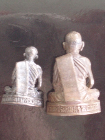 **วัดใจ ขำๆ** รูปหล่อหลวงพ่อสุบินทร์ วัดเทพประทานพร (ทีเดียว 2 องค์)  ...อ่านด้วยครับ....