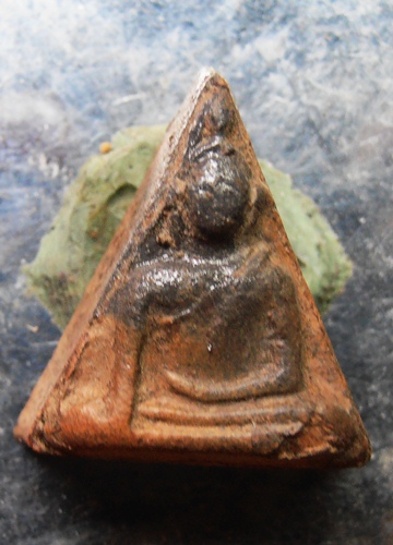 นางพญาเนื้อดินอาจารย์ถนอมปี14สวยๆครับ