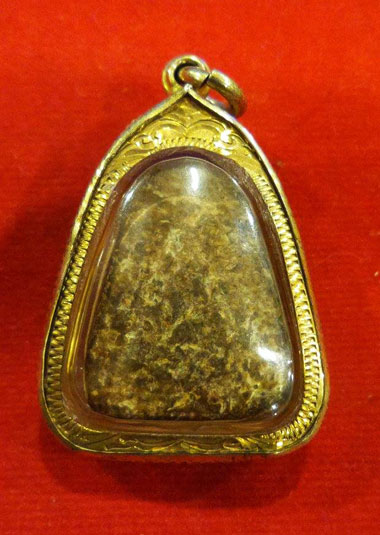 พระหลวงพ่อเขียนพิมพ์จอบหลวงพ่อเงิน เนื้อขี้ผึ้งเทียนชัย เลี่ยมเงินชุบทอง