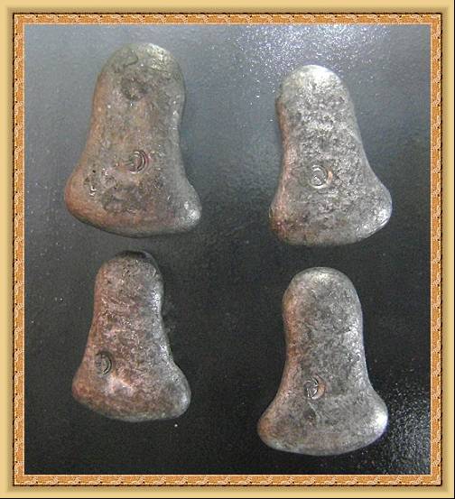 ทีเดียว 4 องค์ครับ พระปิดตา เนื้อตะกั่ว " หลวงปู่เอี่ยม วัดโคนอน " ปี14-15 " หลวงปู่โต๊ะ" ปลุกเสก 