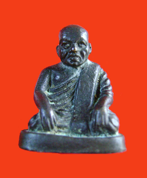 รูปหล่อหลวงพ่อเปรื่อง วัดบางคลาน พิจิตร รุ่น 2 ผิวหิ้งครับ