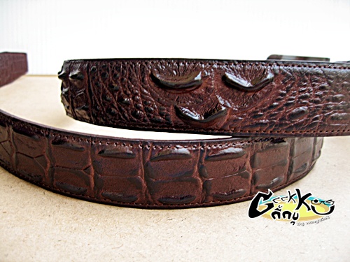   เข็มขัดหนังแท้ (หนังวัว) ทำลายจระเขั สีน้ำตาล  