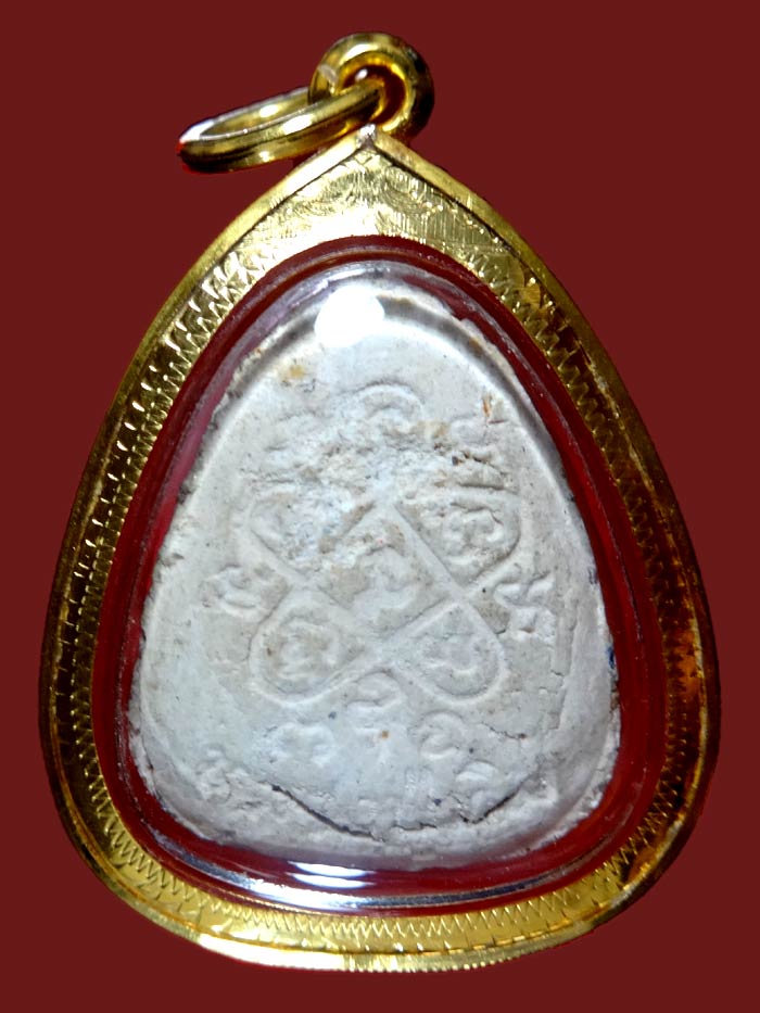 (4) พระปิดตาใหญ่ ผงพรายกุมาร หลวงปู่ทิม หลังยันต์ห้า ฝังพลอย ปี 17 + เลี่ยมทอง พร้อมใบเซอร์