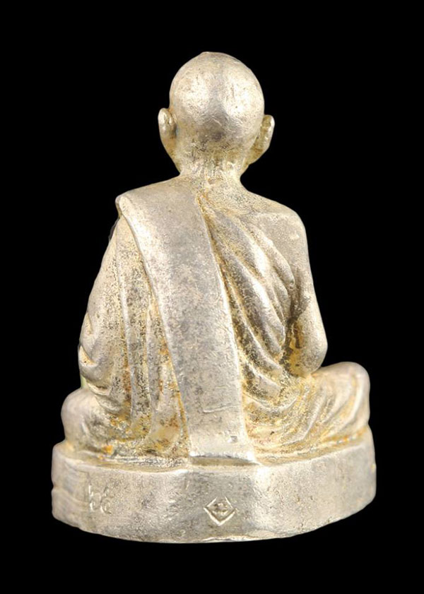 << 1 ใน 300 >>ลป.ทิม วัดละหารไร่ รุ่นชินบัญชร มหาปราบ เนื้อเงิน ปี 2546 หมายเลข 65