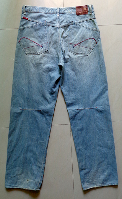 ยีนส์ GUESS ของแท้ แบรนด์ดัง USA จัดไปเคาะเดียว