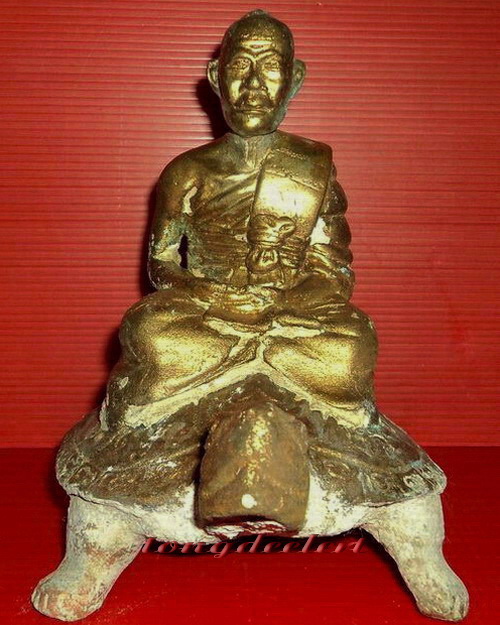 รูปเหมือนบูชาหลวงปู่หลิวนั่งเต่า วัดไร่แตงทอง ฉลองอายุ 87 ปีค่ะ