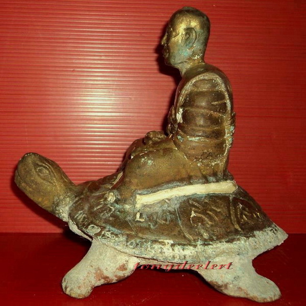 รูปเหมือนบูชาหลวงปู่หลิวนั่งเต่า วัดไร่แตงทอง ฉลองอายุ 87 ปีค่ะ