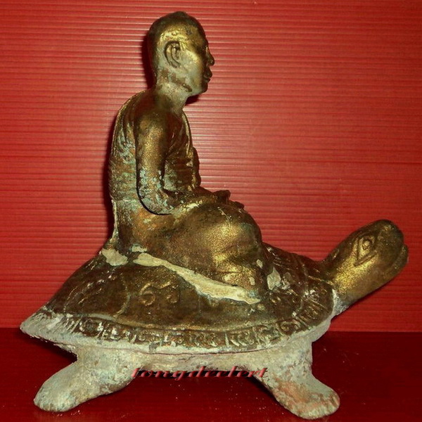 รูปเหมือนบูชาหลวงปู่หลิวนั่งเต่า วัดไร่แตงทอง ฉลองอายุ 87 ปีค่ะ