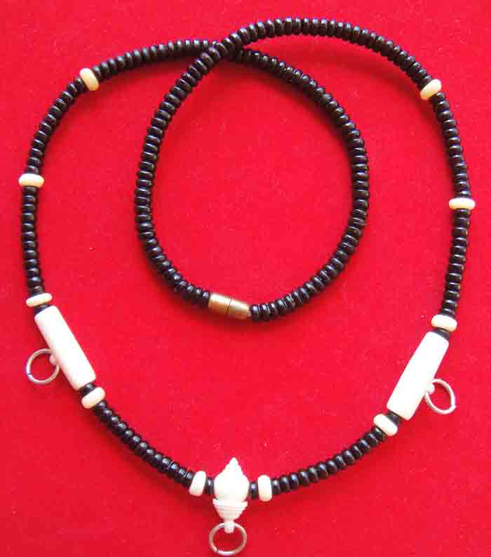 (วัดใจเคาะเดียวแดง)))สร้อยผสมเม็ดกะลาตาเดียว+หัวกลางขุนกระดูกช้าง ความยาว ๒๕ นิ้ว แบบ ๓ ห่วง