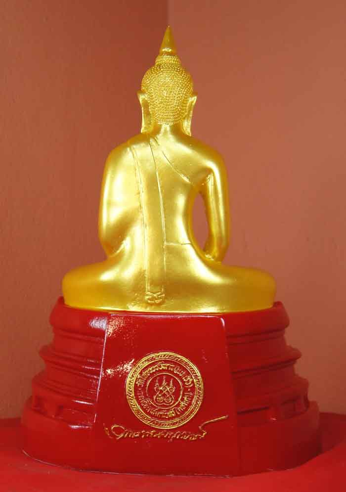 พระบูชาพระพุทธชินราช ขนาดหน้าตัก ๕ นิ้ว เนื้อเร่ซิ่นสีองค์สีทองฐานแดง