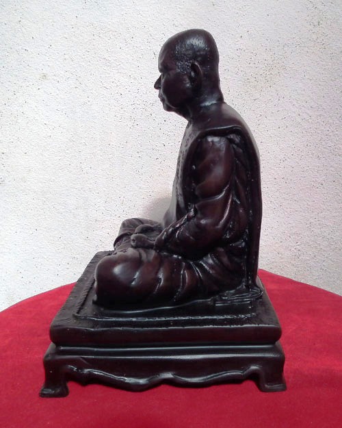 พระบูชา หลวงปู่ไม อินทสิริ  ขนาดหน้าตัก ๕ นิ้ว ปี.๒๕๕๕