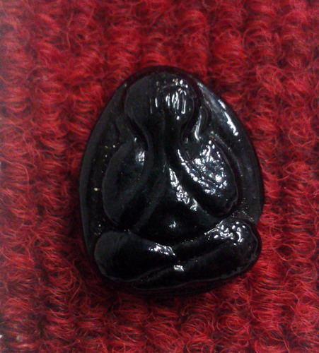 พระปิดตา เนื้อแร่เขาพรหมชะแง้ หลวงพ่ออุ้น วัดตาลกง จ.เพชรบุรี