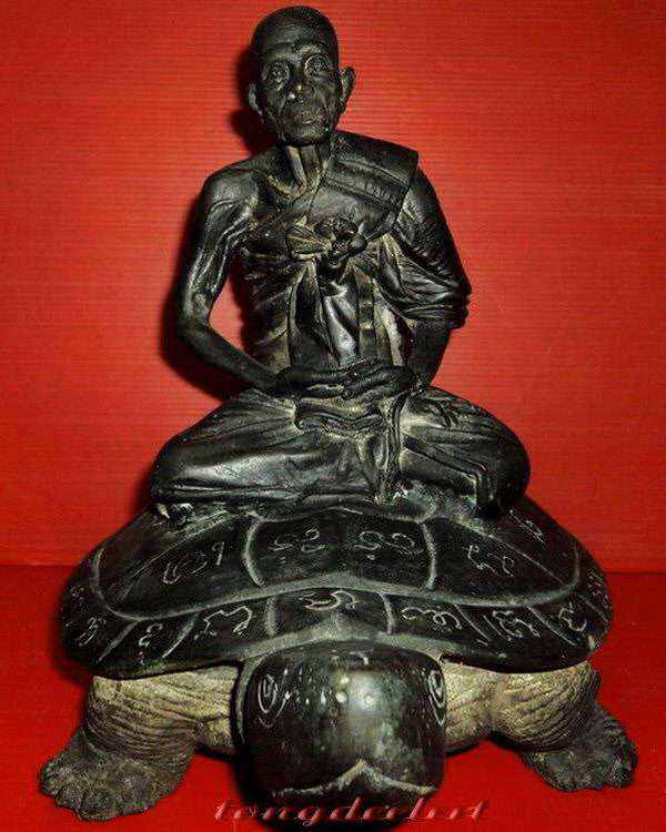 รูปเหมือนบูชาหลวงปู่หลิวนั่งเต่า รุ่นแรก เสาร์ 5 วัดไร่แตงทอง หายาก สวยมากค่ะ