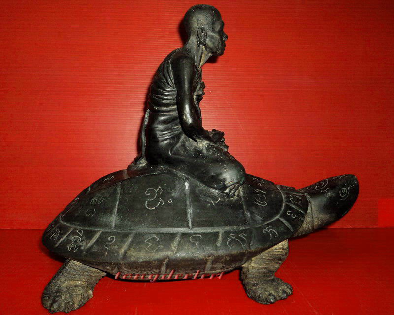 รูปเหมือนบูชาหลวงปู่หลิวนั่งเต่า รุ่นแรก เสาร์ 5 วัดไร่แตงทอง หายาก สวยมากค่ะ