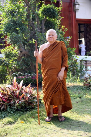 ล็อกเก็ต ลป.ขันตี ญาณวโร รุ่น โชคดี ปี 2558 หลังเหรียญ อุดเกศา จีวร สร้างน้อย หายาก (เคาะเดียว)