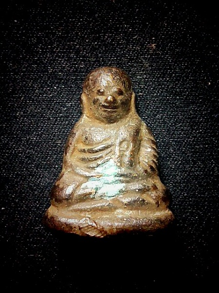 รูปหล่อหลวงพ่อเงิน รุ่น ฟ้าคำรณ สวยเดิมๆ เนื้อจัดๆ ครับ