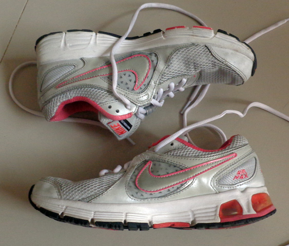 รองเท้า NIKE ของแท้ครับ MAX RUNLITE+2 เบอร์ 38.5 (สตรีหรือวัยรุ่นชาย-หญิง) 