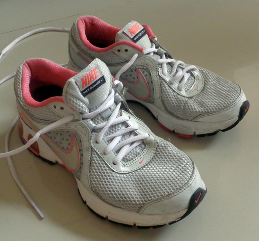 รองเท้า NIKE ของแท้ครับ MAX RUNLITE+2 เบอร์ 38.5 (สตรีหรือวัยรุ่นชาย-หญิง) 