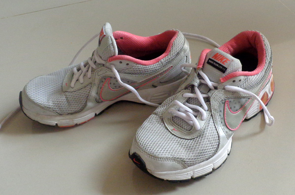 รองเท้า NIKE ของแท้ครับ MAX RUNLITE+2 เบอร์ 38.5 (สตรีหรือวัยรุ่นชาย-หญิง) 