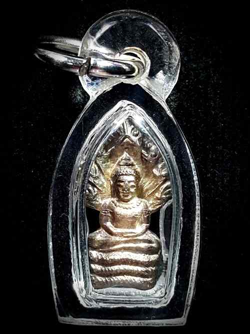 พระนาคปรก หลวงพ่อคูณ ปริสุทโธ รุ่นเสาร์ห้าคูณพันล้าน เนื้อเงินเลี่ยมพร้อมใช้ ปี 2537