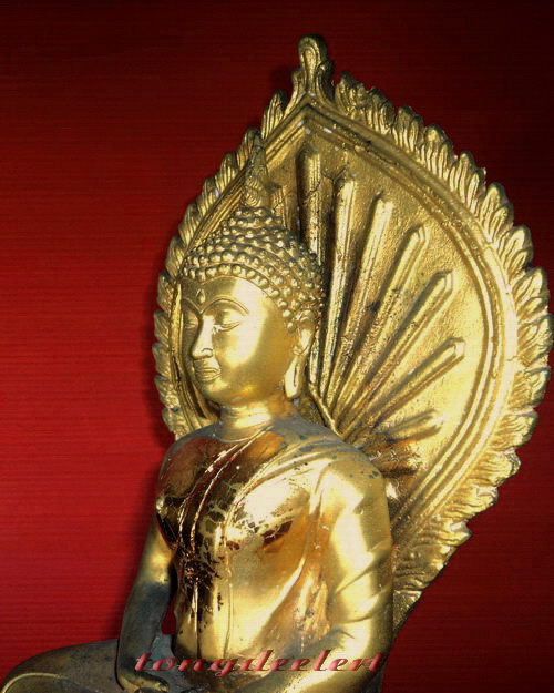 พระบูชาพระพุทธสิหิงค์ วัดพระปฐมเจดีย์ จ.นครปฐม กะไหล่ทองค่ะ