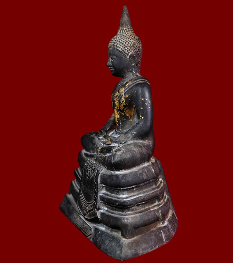 พระบูชา หลวงพ่อโสธร จัดสร้างโดยสำนักพุทธเนรมิตประทีป ขนาดหน้าตัก ๔.๘ สูง ๙.๕ นิ้ว ปี พ.ศ. ๒๕๐๐