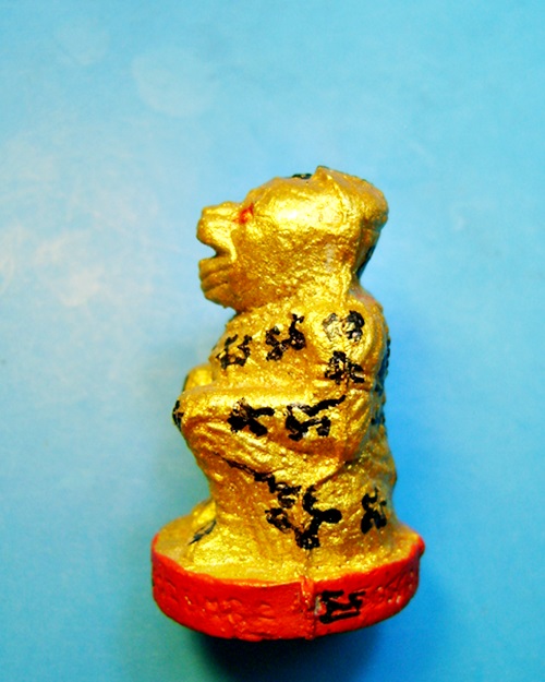 หนุมานชมพูนุช หลวงปู่หมุน ปลุกเสก รุ่นพระเจ้าห้าพระองค์ 5พิธีใหญ่ ปี43 ทาทอง ฐานแดงตะกรุดทองคำ หายาก