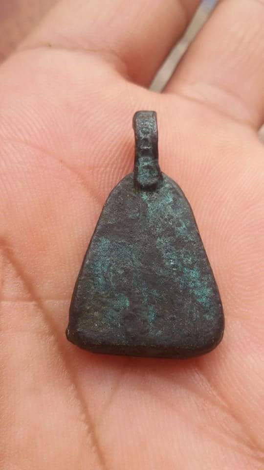 เหรียญจอบหลวงพ่อเงิน วัดบางคลาน รุ่นปืนแตก