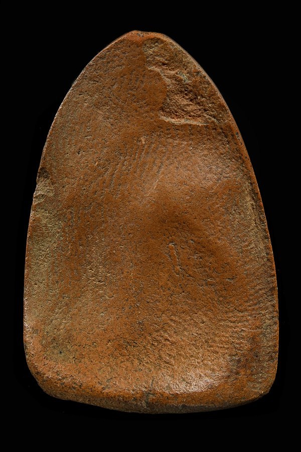 พระสรรค์นั่งไหล่ตรงพิมพ์เล็ก ชัยนาท เคาะเดียวแดงครับ