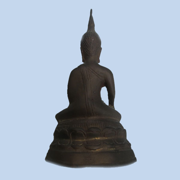 พระบูชาเนื้อทองเหลืองหน้าตัก 3.5 นิ้ว ก้นอุดปูนฝังเหรียญบาท จากหิ้งพระที่บ้านครับ