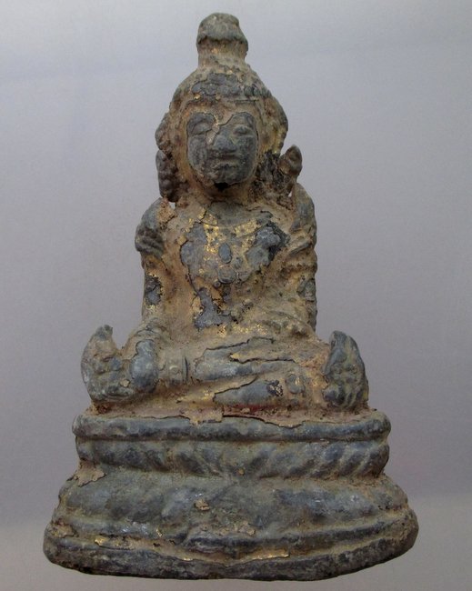 พระบูชายุครัตนะจีวรดอก รักทองเดิม บรรจุกรุ (หน้ากว้างประมาณ 1.5 นิ้ว กว่า) เนื้อชินตะกั่ว