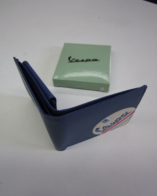 กระเป๋าใส่เงิน vespa สีน้ำเงิน สวย ๆ คับ ของแท้นะคับ