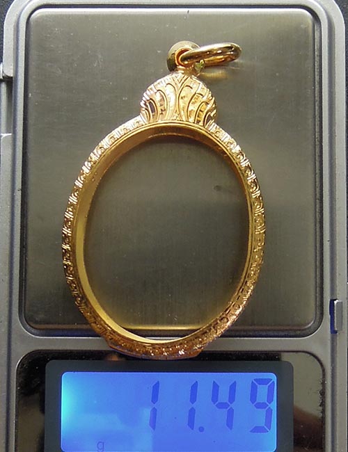 ตลับทองคำ มือ1ใส่ เหรียญรูปไข่ ปรก8รอบ ปรกไตรมาส ห่วงเชื่อม เจริญพร พระเจ้าตาก หลวงปู่ทิม11.49กรัม