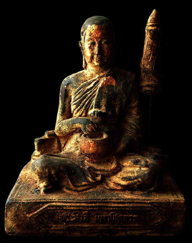 ( พระสิวลี) เนื้อศิลาแรงหล่อลงลักดำ ผิดทอง แต่งผิวเก่า ดูเข้มขลังมาก หน้าตัก 5 นิ้ว พุทธศิลป์ใหม่ พุ