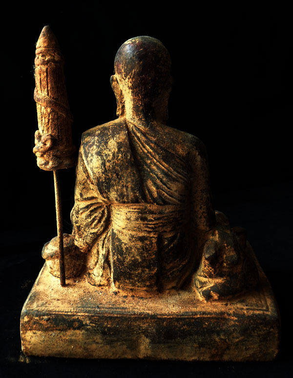 ( พระสิวลี) เนื้อศิลาแรงหล่อลงลักดำ ผิดทอง แต่งผิวเก่า ดูเข้มขลังมาก หน้าตัก 5 นิ้ว พุทธศิลป์ใหม่ พุ