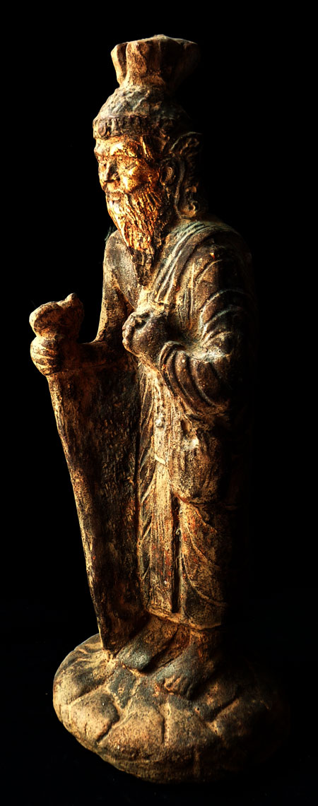 พ่อปู่ฤษีเดินดง เนื้อดินเก่า แต่งผิวเก่าปิดทอง ดูเข้มขลังมาก หน้าตัก 5 นิ้ว สูง พุทธศิลป์ใหม่ พุทธคุ