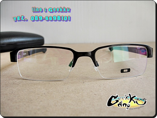 กรอบ แว่นตา Oakley ทรงครึ่งกรอบสีดำ 