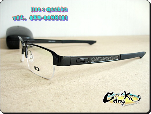 กรอบ แว่นตา Oakley ทรงครึ่งกรอบสีดำ 