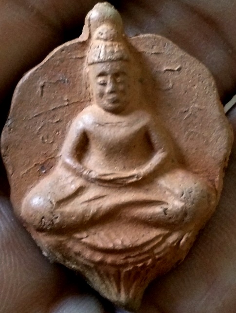 พระเนื้อดิน หลวงพ่อลี พิมพ์โพธิ์เล็ก ปี2500