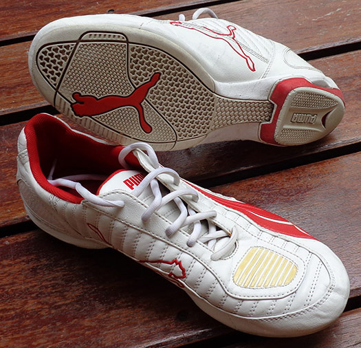 รองเท้า PUMA ผลิตสำหรับ DUCATI มอเตอร์ไซค์คันดังสุดหรู limited edition ครับ