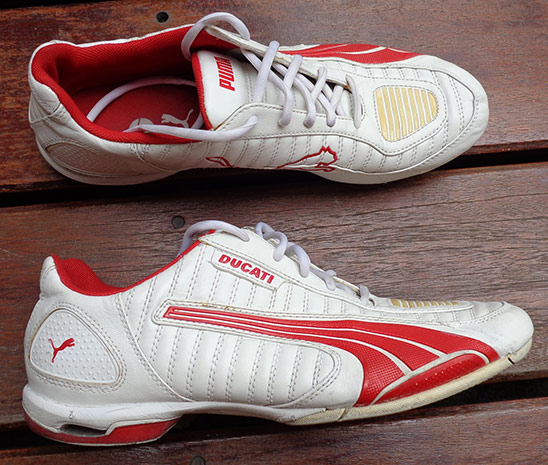 รองเท้า PUMA ผลิตสำหรับ DUCATI มอเตอร์ไซค์คันดังสุดหรู limited edition ครับ