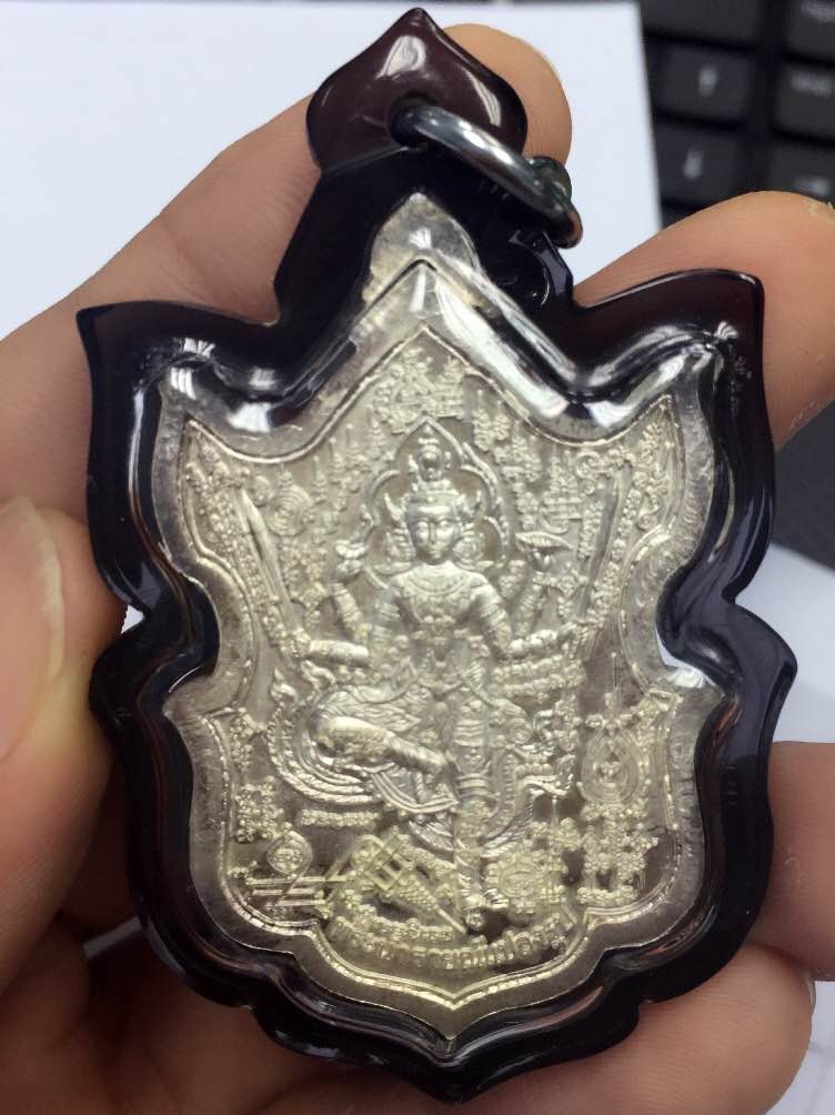 หลวงปู่กาหลง วัดเขาแหลม จ.สระแก้ว เหรียญไตรมาสพระนารายณ์แปลงรูป ""เนื้อเงิน""" 