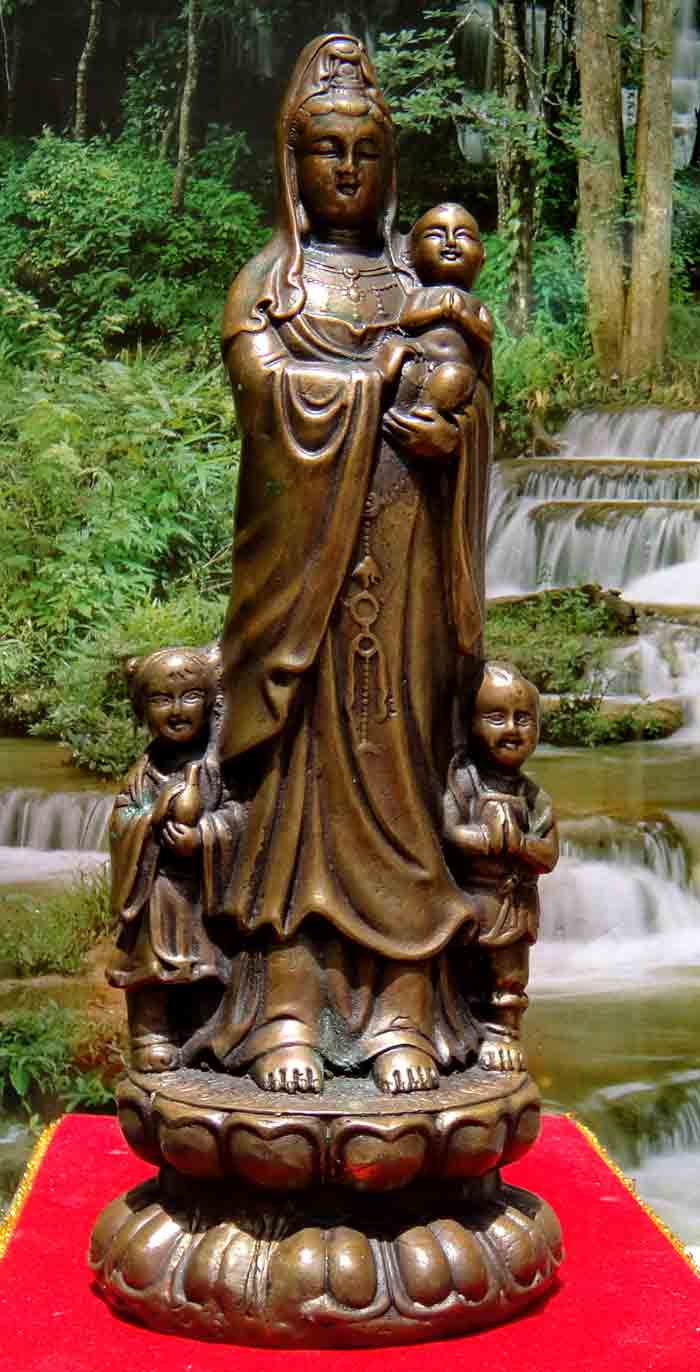 ***เจ้าแม่กวนอิม ปรางค์อุ้มเด็กประทับยืนบนฐานดอกบัว เจ้าแม่กวนอิม ปรางค์อุ้มเด็กประทับยืนบนฐานดอกบัว